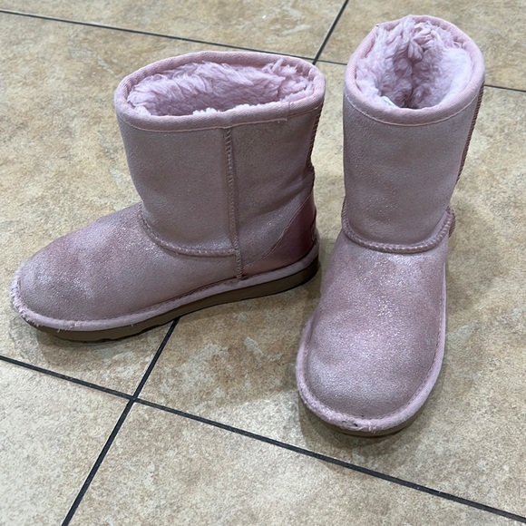 Girls Sparkly Classic Shirt Ugg Boots 